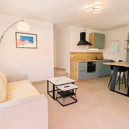 For 3 - Near Apartment Carqueiranne