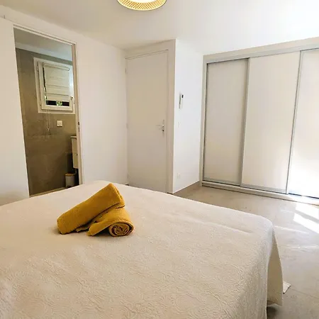 For 3 - Near Apartment Carqueiranne