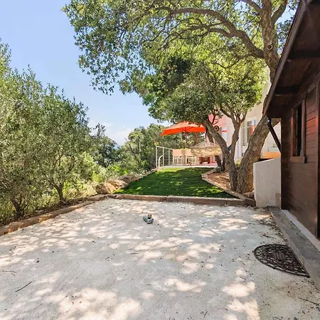 For 3 - Near * Carqueiranne